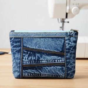 Denimväska av återanvända jeans, återvunnen denimpåse med dragkedja, återvunnen denimnecessär, sminkväska i återvunnen denimlapp