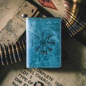 Vegvisir パスポートカバー | バイキングと北スタイル、ブルーウォレット、ブラウンレザー、レザーノートブック