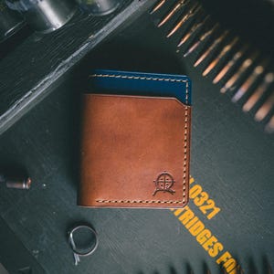 クラシックウォレット | ブラウン＆ブルーレザー | ハンドメイド二つ折り財布 | メンズギフト | ウクライナ製