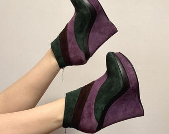 Mi Piaci Vintage Plateau Keil Stiefel Stiefel Multicolor Wildleder Grün Lila Braun, Chunky Heels Y2K Schuhe, Statement Designer Style Booties