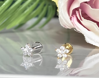 16G Dainty Flower Tragus Stud – Flat Back Cartilage Earring with Crystals, Internally Threaded Labret – Gold or Silver, 6mm 8mm, 4mm Panch