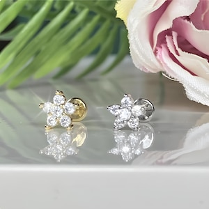 16g Flatback Stud Tragus Flower Earrings Helix Labret Studs Conch Stud Helix Labret Cartilage Body Piercing Jewelry, BAYRA Floral