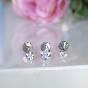 Dainty Flatback Earrings, Tiny Helix Stud, silver Tragus Earrings, Piercing Stud Earrings,Star Labret Stud, Dainty Cartilage Jewelry CZ STAR