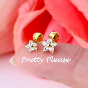 Flower Flatback Earrings, Dainty Helix Earring, Screw Back Earring, Flower Cartilage Stud Earring, Piercing Jewellery, Floral Stud Tragus