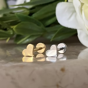 Dainty Tragus Stud, Flat Back Heart Cartilage Earrings, Labret Stud, Helix Piercing, Internally Threaded Conch Jewelry, Plain Heart Tragus