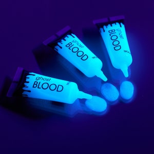 Ghost Blood by Moon Terror - Fake Blood - dries invisible but glows blue under UV Lighting - SFX Special Effects Make up for Halloween