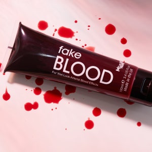 Fake Blood by Moon Terror - SFX Special Effects Make up for Halloween