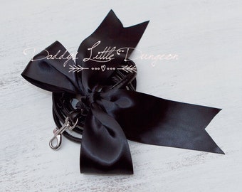 Correa BDSM gótica negra - Sujeción de bondage con lazo de satén para juegos góticos con mascotas, juegos con mascotas, sumisión, cachorros, gatitos - madura