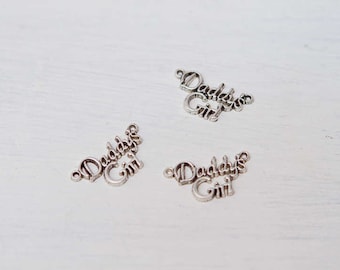 Füge deinem Halsband einen Daddys Girl Charm hinzu