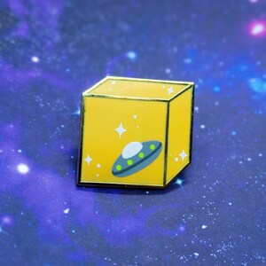 UFO NO! D6, Gold Dice Enamel Pin!