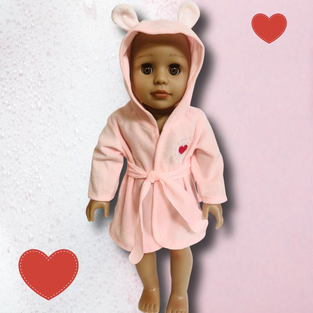 Lot De 84 Vêteents Et Accessoires De Poupée Avec Placard De Poupée