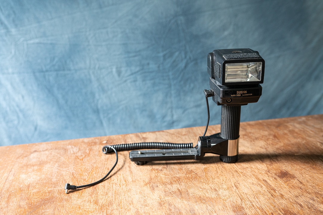 Sunpak Auto 555 Thyristor External Camera Flash W/ Bracket and Sync ...