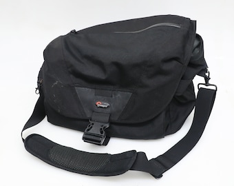 Lowepro Stealth Reporter D650AW Camera Shoulder Bag - Large Black