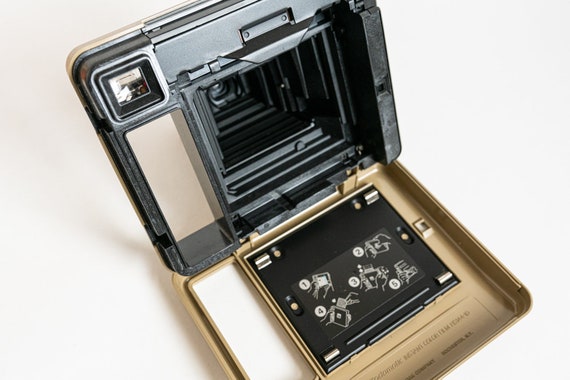 Kodak Kodamatic Pleaser II Instant Film Camera HS144-10