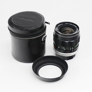 Minolta MC W. Rokkor-SI f/2.5 28mm Lens for Minolta MD Mount with Hood and Case