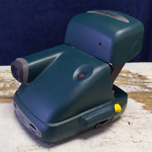 Shops Polaroid One Step Express Instant Film Camera with 600 Expired Film & Case