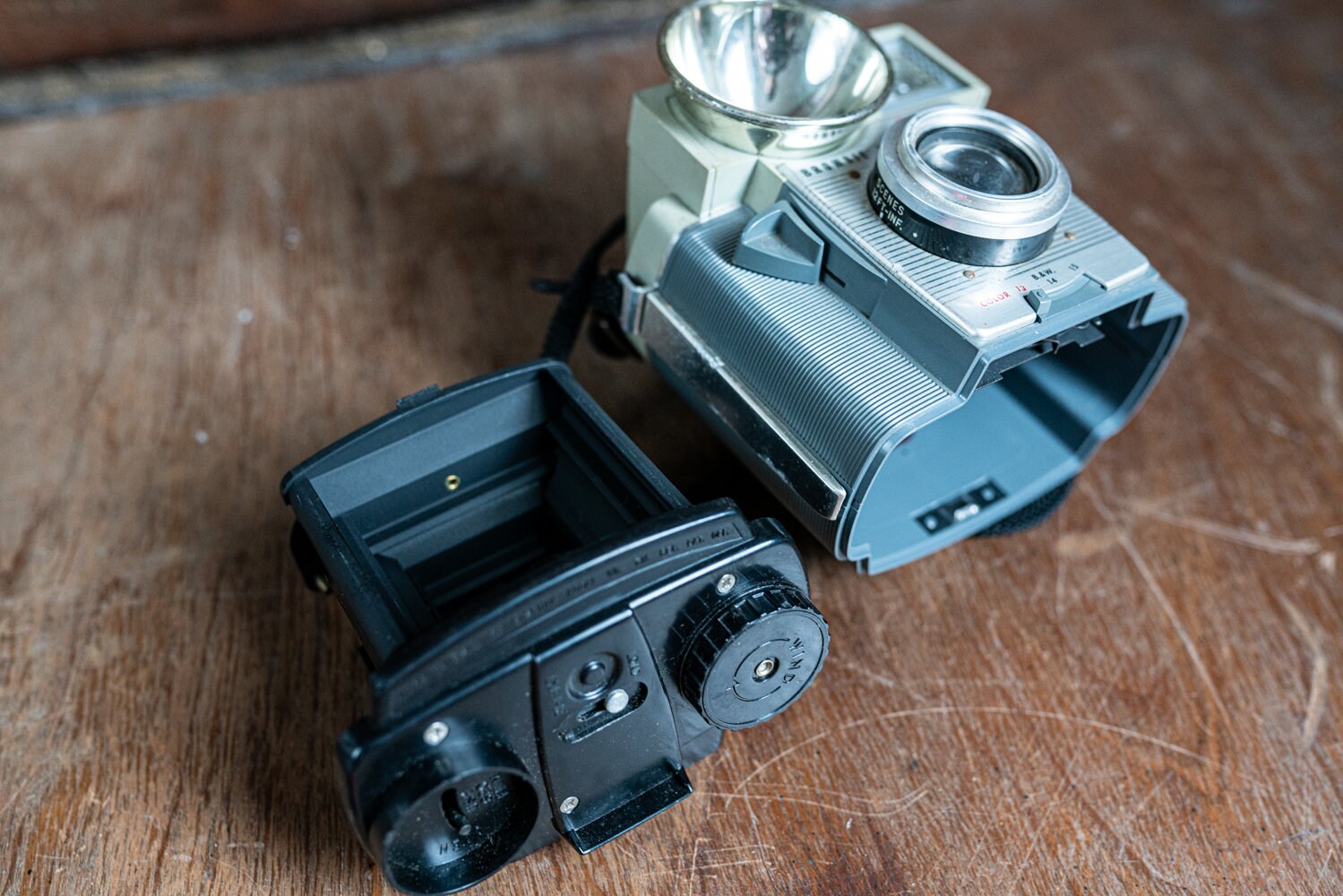 APPAREIL-PHOTO VINTAGE KODAK BROWNIE FLASH EN BAKÉLITE