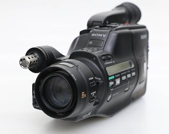 Sony CCD-F401 Video 8 LCD Display Handycam with AC-V60A Camera Recorder - vendu tel quel (ne fonctionne pas)