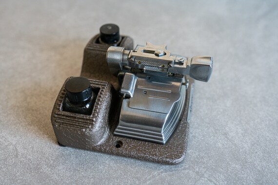Revere Curv-a-matic Film Splicer W/ Cement - in Original Box