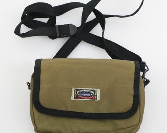 Vintage Great Shapes Sporites Water Resistant Camera Bag Olive Green