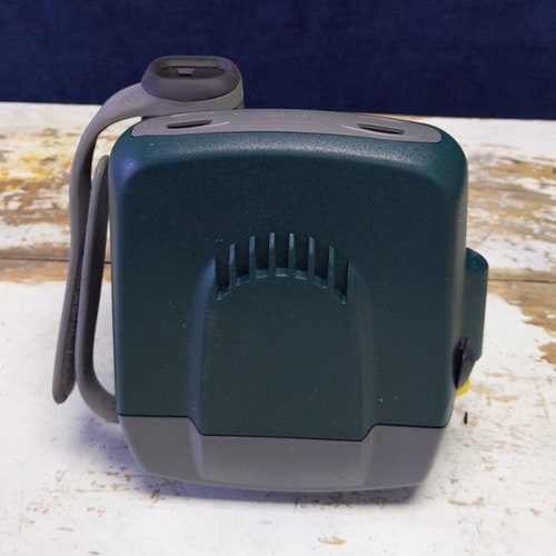 Shops Polaroid One Step Express Instant Film Camera with 600 Expired Film & Case