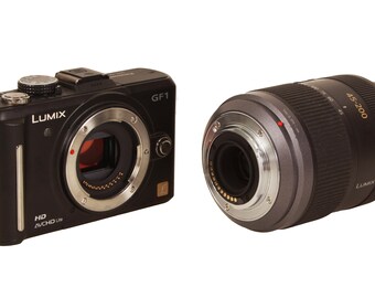 Panasonic　LUMIX　DMC-GF1　デジタル一眼カメラ　45-200 Panasonic Lumix DMC-GF1 12.1MP Mirrorless Digital Camera