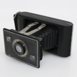 Vintage Jiffy Kodak Six 20 Series II Film Camera