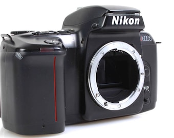 Nikon F100 35mm一眼レフフィルムカメラ（MB-15モータードライブ搭載