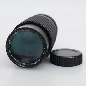 Minolta MD  FILM LENSE 80-200mm f/4.0 Zoom Lens with Macro