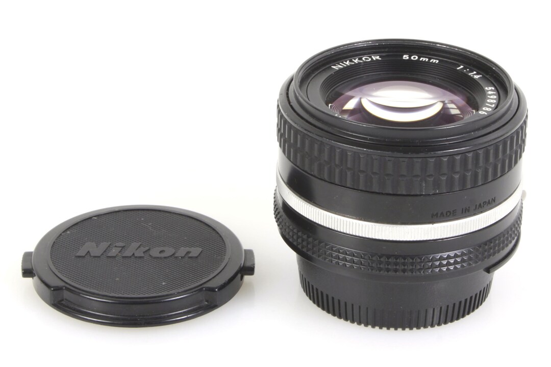 ニコン 50 mm 1.4 プライム AI-S レンズ（キャップ付き） - Etsy 日本