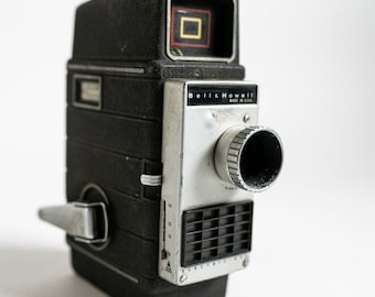 【ヴィンテージ】Bell&Howell Magazine Camera Bell & Howell 8mm Plastic Magazine Camera - YouTube