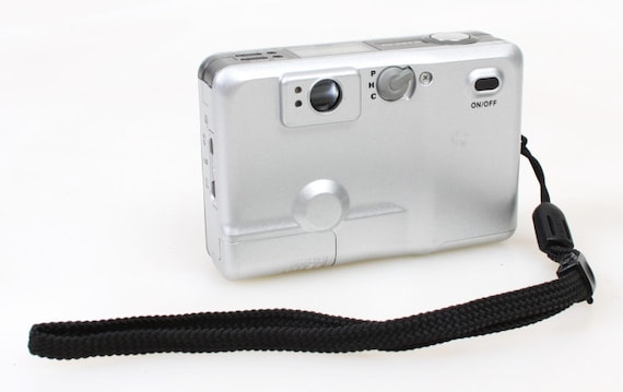 Canon ELPH Jr ポイント+シュート フィルムカメラ（26mmレンズ＆ケース