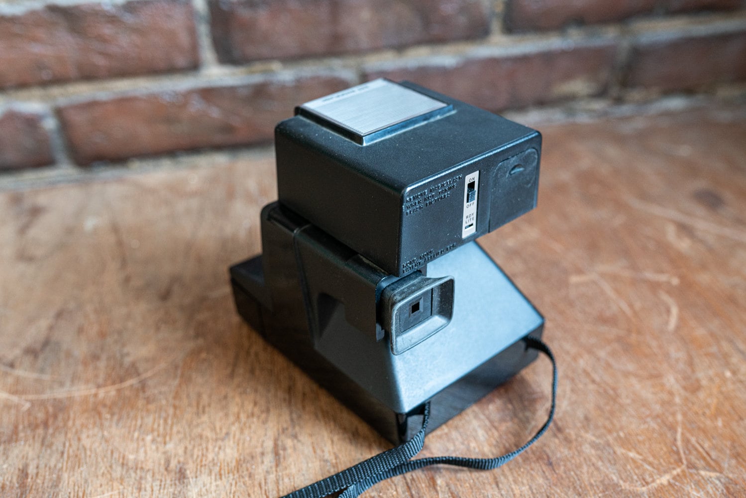 Polaroid 2000 (Bouton Rouge) + ITT Magicflash Electronic. Testé OK