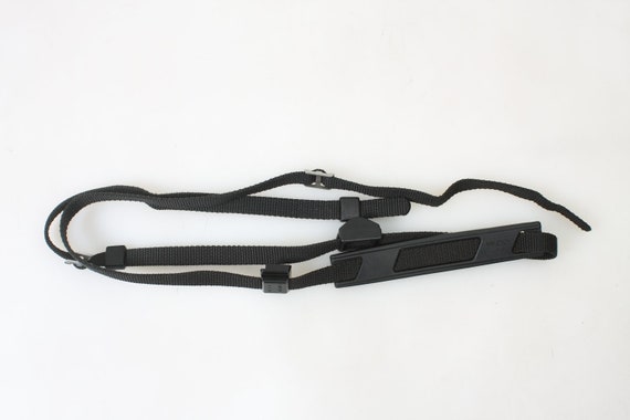 CAMERA STRAP THIN BLACK 1960 NEW CAMERA STRAP THIN BLACK 1960 NEW