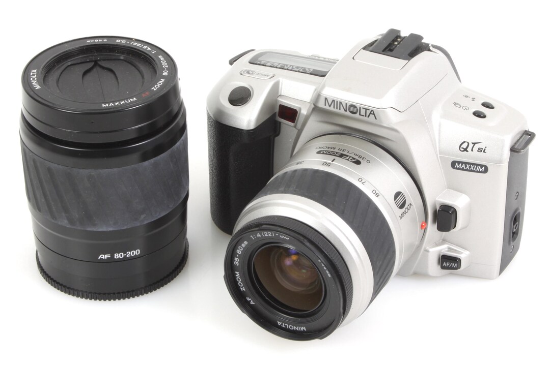 MINOLTA フィルムカメラ、望遠レンズ付き ミノルタ フィルムカメラ（広角・望遠レンズ付き） - Etsy 日本