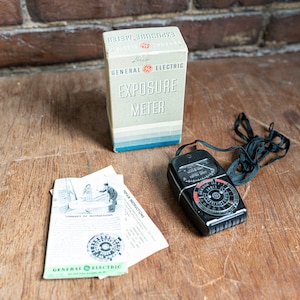 GE DW-58 Exposure Meter w/ Original Box and Manual - Working Condition