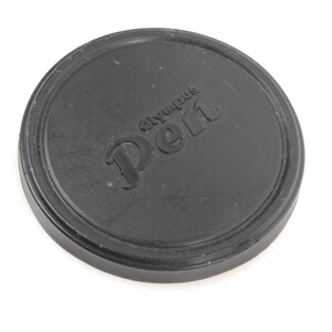 Front Lens Cap For Olympus PEN E-P1 / E-P2 / E-P3 / E-PL1 / E-PL2 / E-PL3 – Replacement Cover