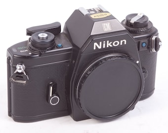 Nikon F100 35mm一眼レフフィルムカメラ（MB-15モータードライブ搭載
