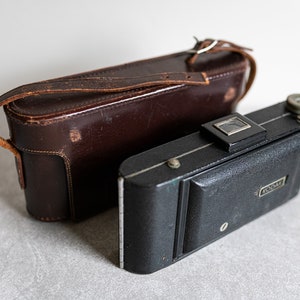 Kodak Pieghevole 616 Film Art Deco Camera con custodia in pelle