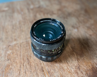 Soligor C/D Wide-Auto 28 mm f2.8 prime-lens voor Konika AR-vatting met achterdop
