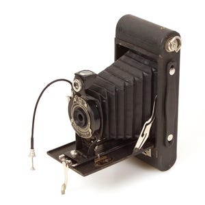 Antique Vintage Eastman Kodak EKC No. 2A Folding Cartridge Hawk-Eye Model B w/ Cable Release