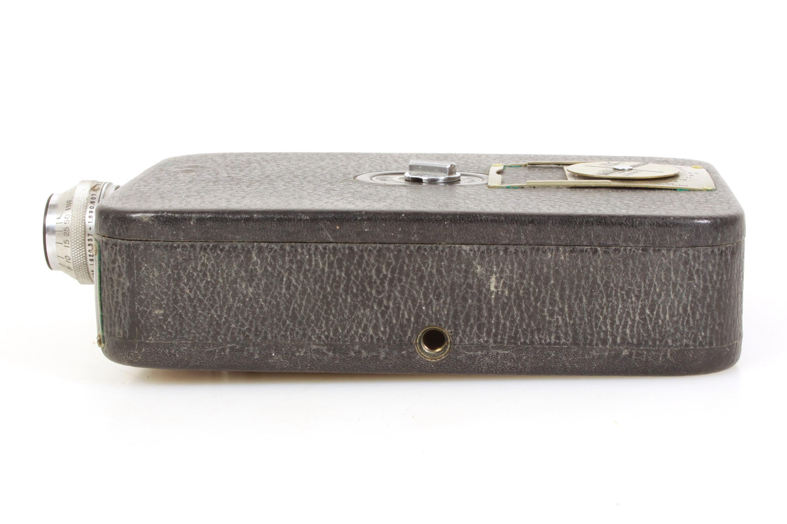Ciné- Kodak Eight Model 60 8mm Movie Camera W/Carrying Case