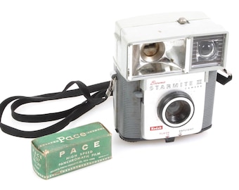 Appareil photo argentique des années 50 Banque de photographies et d