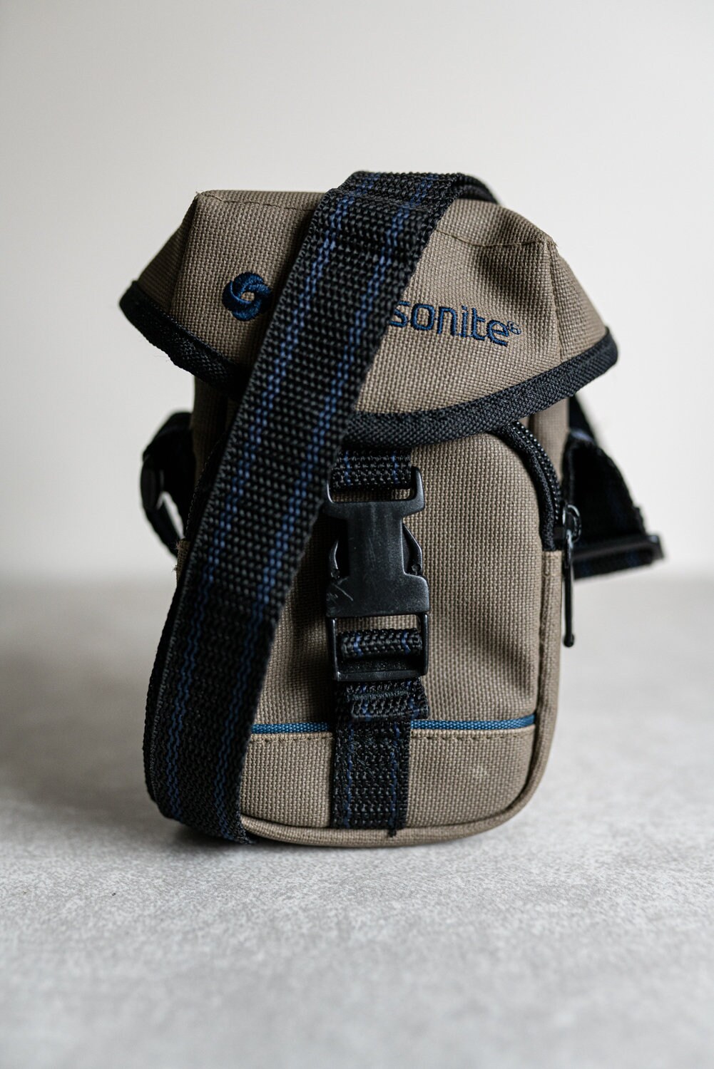 samsonite camera