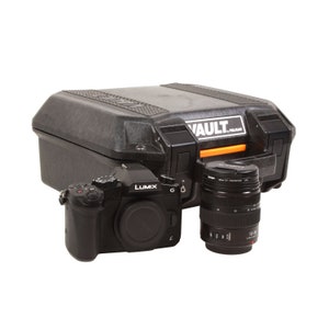 Panasonic Lumix G85 16.0MP Digital Mirrorless Camera Outfit With Pelican Case