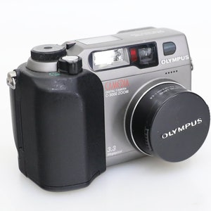 Olympus Camedia C-3000 Zoom 3.3MP Digital Camera with Memory Card