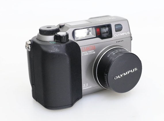 Olympus Camedia C-3000 Zoom 3.3MP Digital Camera With Memory Card