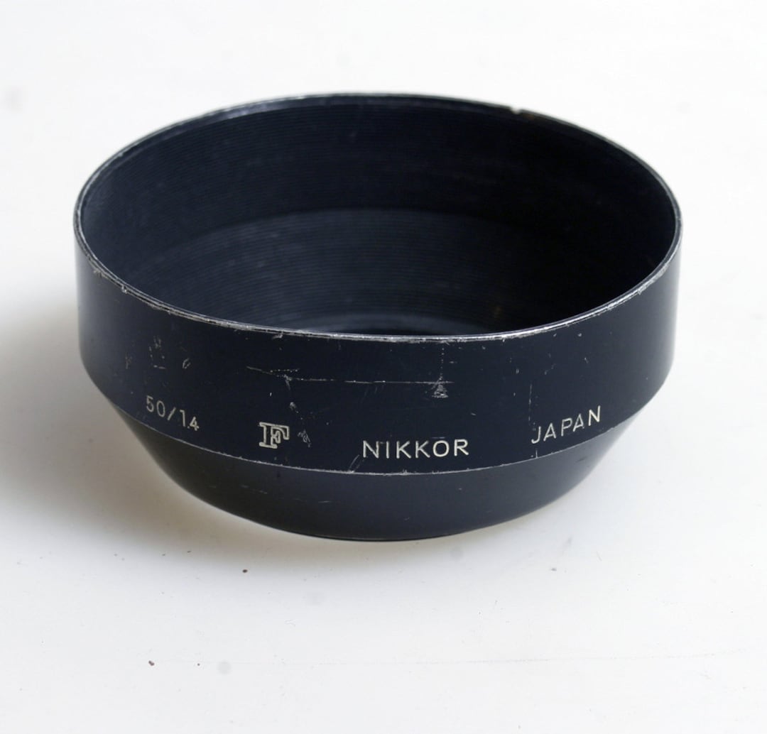 w*4様 Nikon レンズ HS-8 フード付き Nikon HS-8 レンズフード（Nikkor 105/2.5、135/3/5、105/4レンズ用