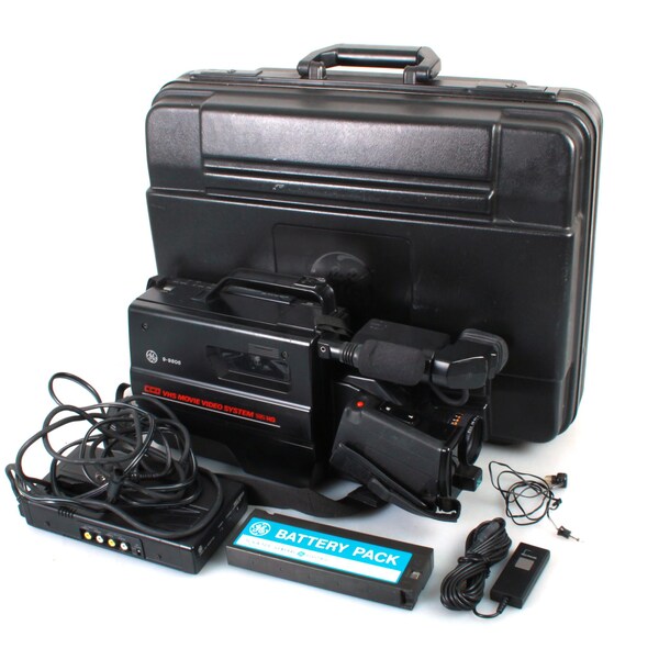 GE 9-9806 VHS Camcorder W Case - Prop/Display