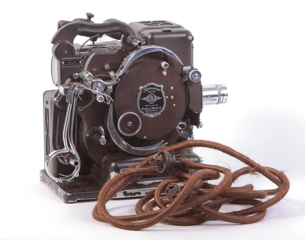 KODASCOPE A - Ancien Projecteur 16 mm lampe neuve : non testé